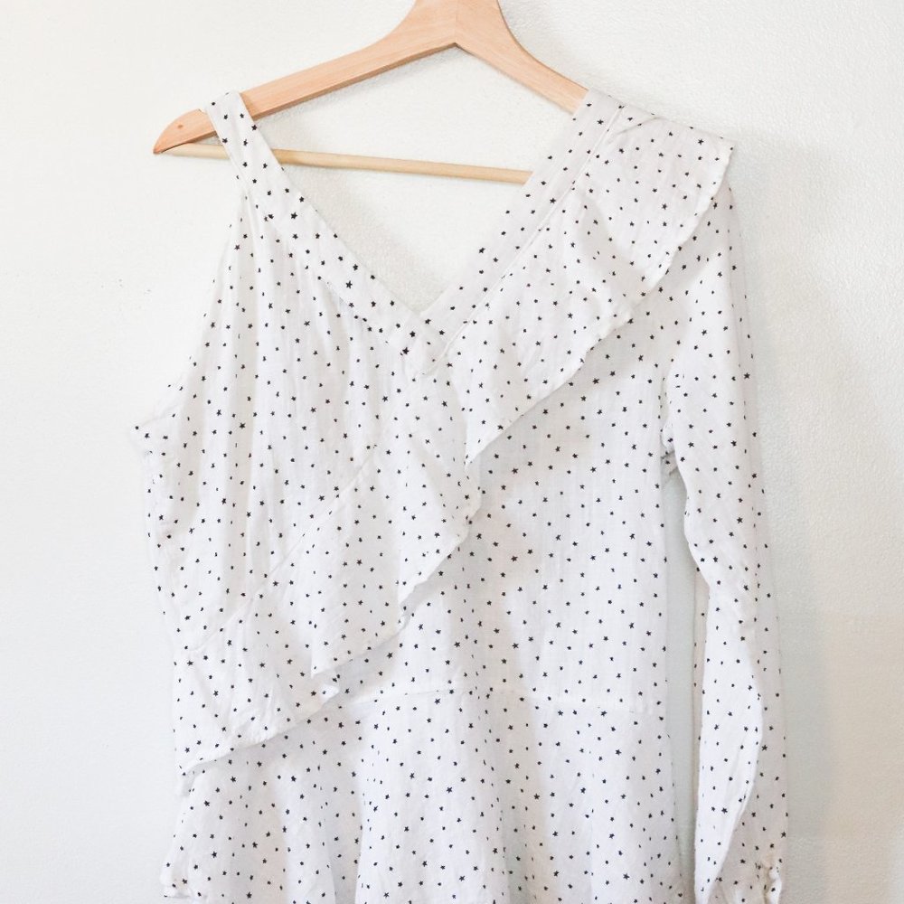 Q & A | Ruffle One Shoulder Ruffle Blouse - Picture 3 of 3